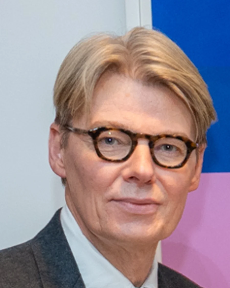 Portrait of Andrew Bolton